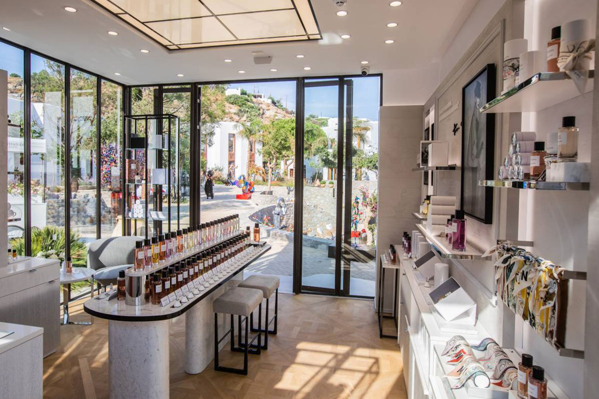 Dior's New Mykonos Pop-Up Is What Dreams Are Made Of